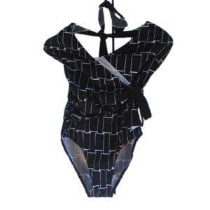 NWOT Speedo Sculpture Black White Halter Top Shaping Bathing Suit Womens Sz 12